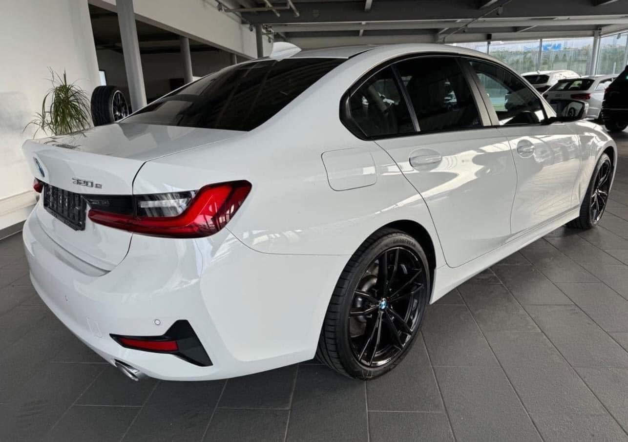 BMW 320e ADVANTAGE - Imagen Principal